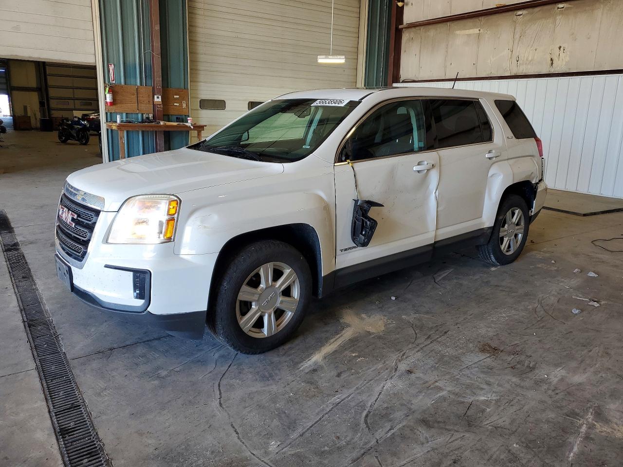 2016 GMC Terrain SLE, VIN 2GKALMEK0G6312564 — Rear end