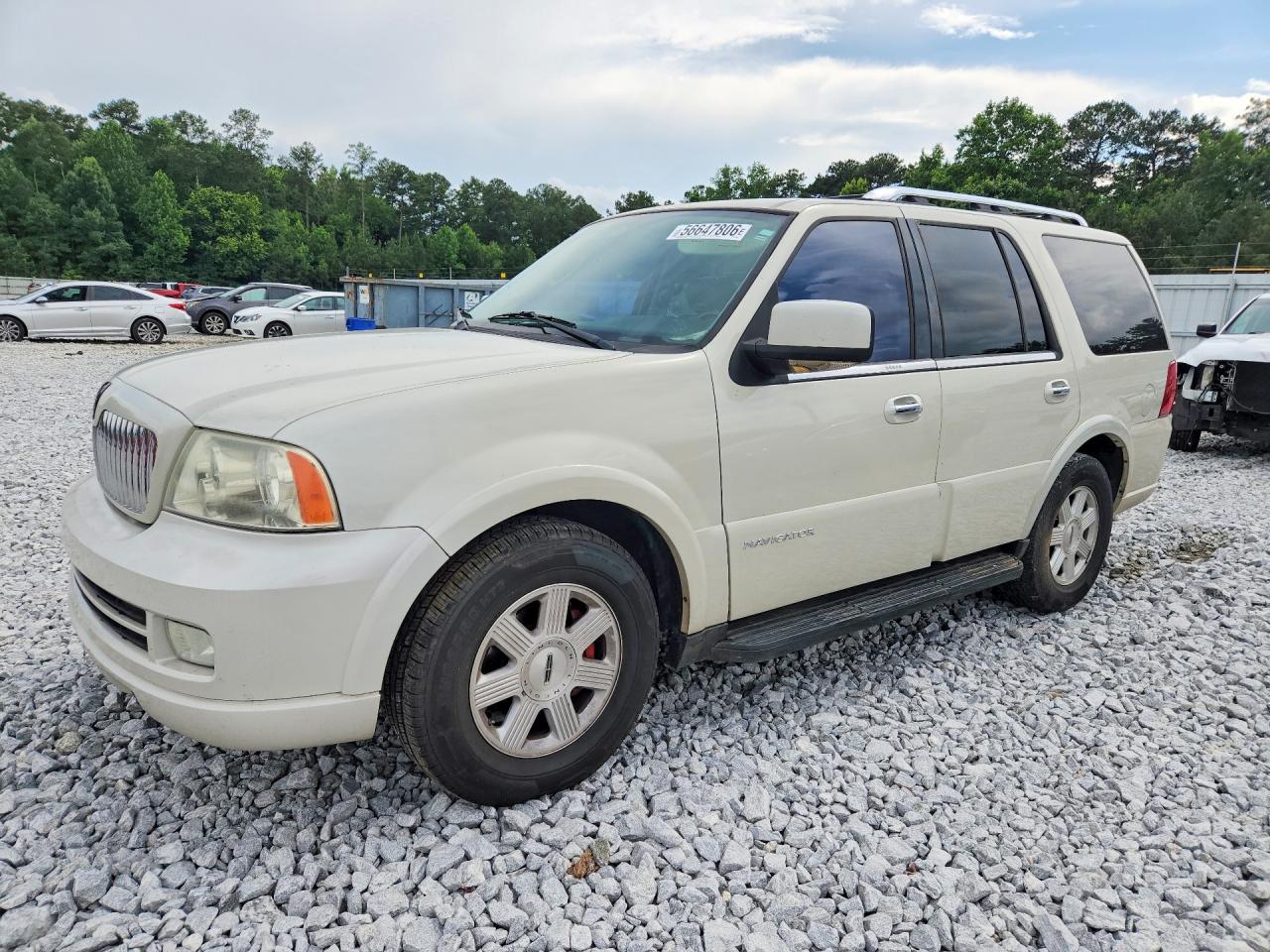 2005 Lincoln Navigator Luxury, VIN 5LMFU27575LJ13051 — Rear end