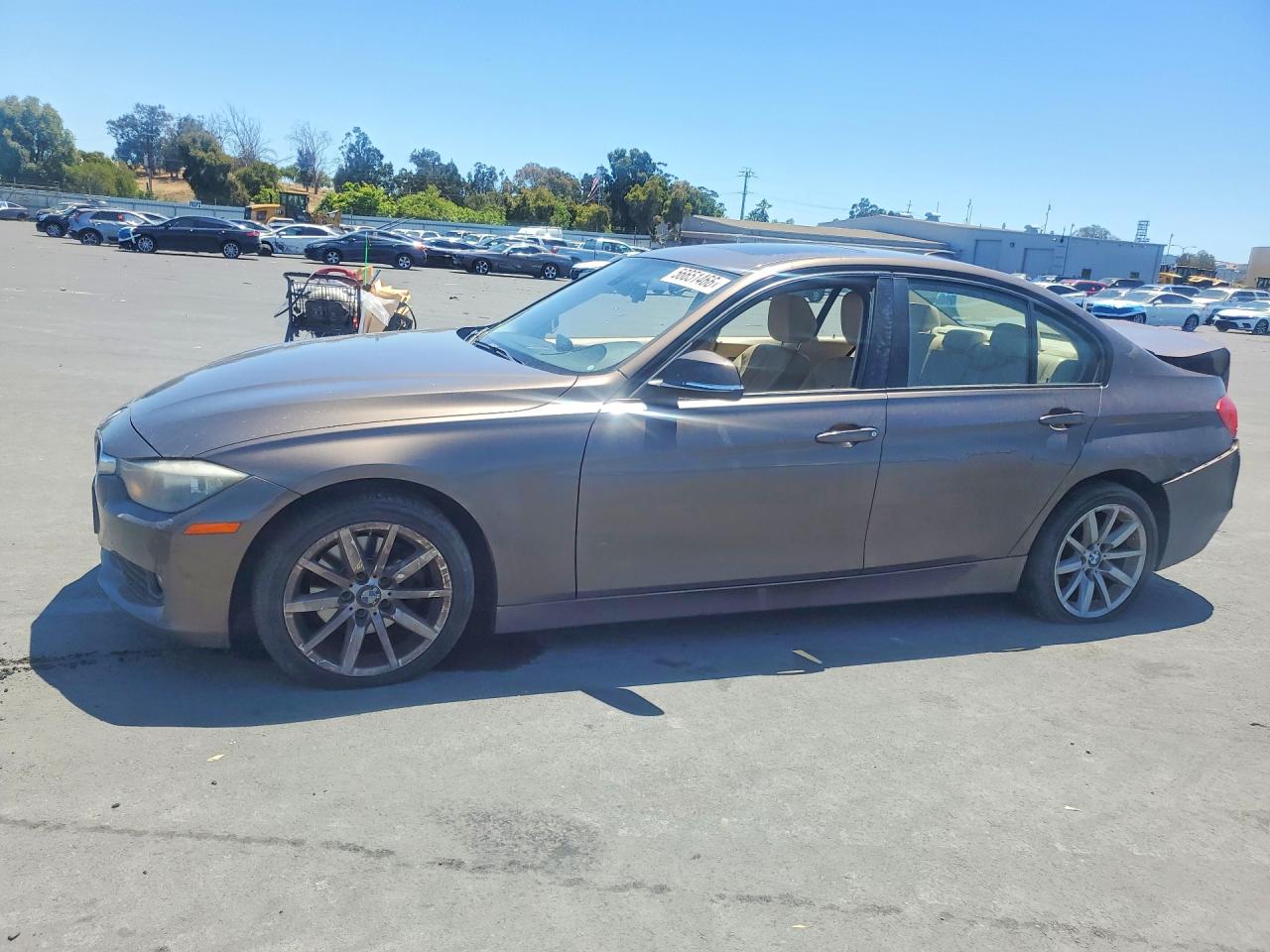 2014 BMW 3 Series 320i, VIN WBA3B1C5XEK133832 — Rear end