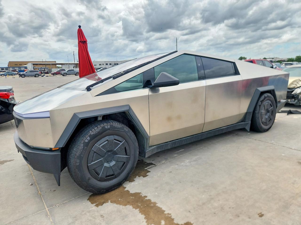 2024 Tesla Cybertruck, VIN 7G2CEHED1RA051069 — Rear end