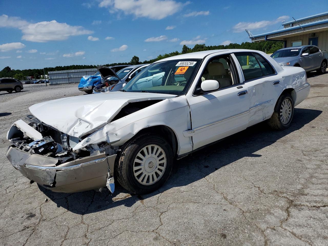 2007 Mercury Grand Marquis LS, VIN 2MEFM75V37X620749 — Front end