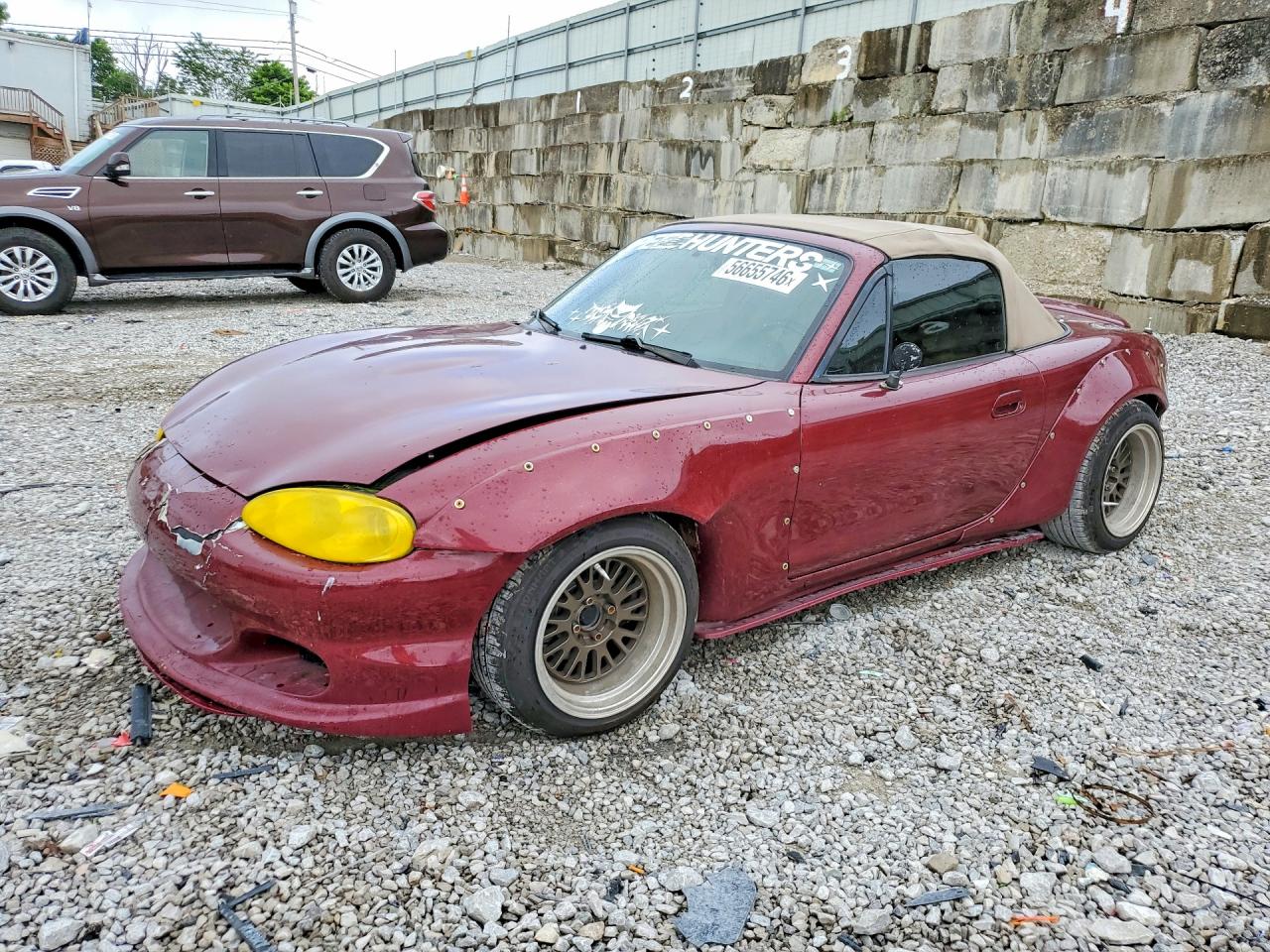 2003 Mazda MX-5 Miata Cloth, VIN JM1NB353230313561 — Front end