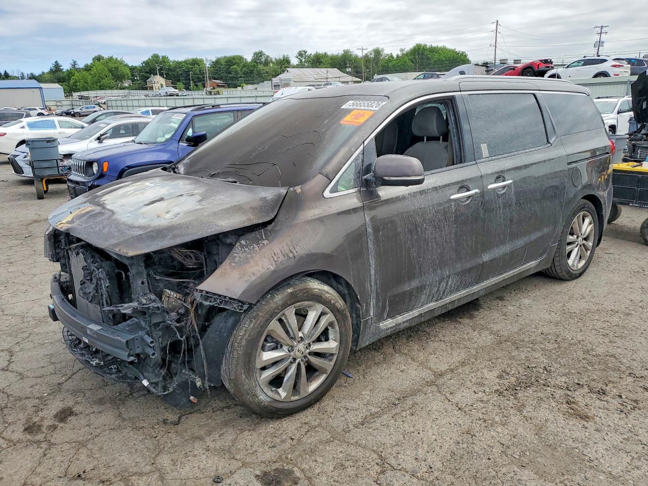 2017 Kia Sedona SX-L, VIN KNDME5C13H6272006 — Engine fire