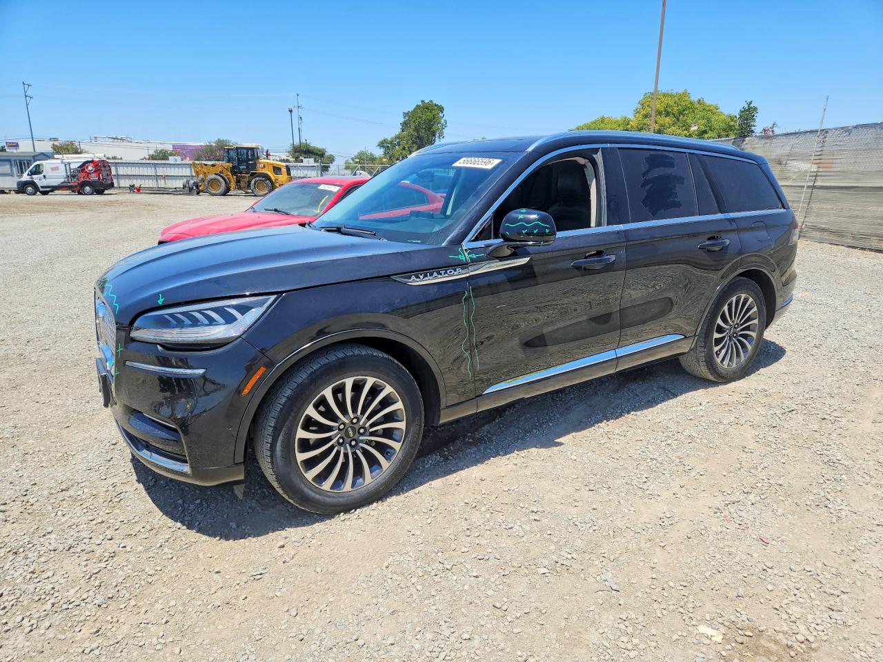 2024 Lincoln Aviator Reserve, VIN 5LM5J7WC2RGL05445 — Мелкие вмятины и царапины