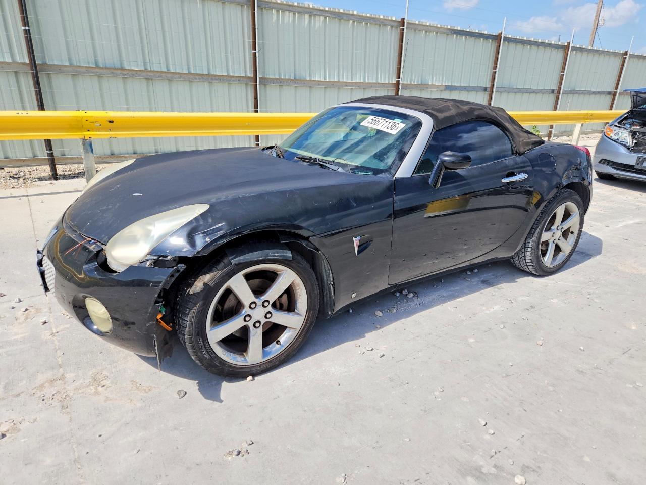 2006 Pontiac Solstice, VIN 1G2MB35B96Y112365 — Front end