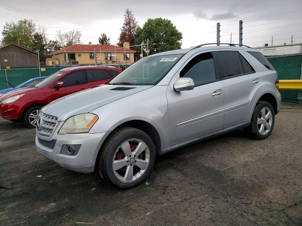 2009 Mercedes-Benz M 350, VIN 4JGBB86E39A521740 — Minor dents and scratches