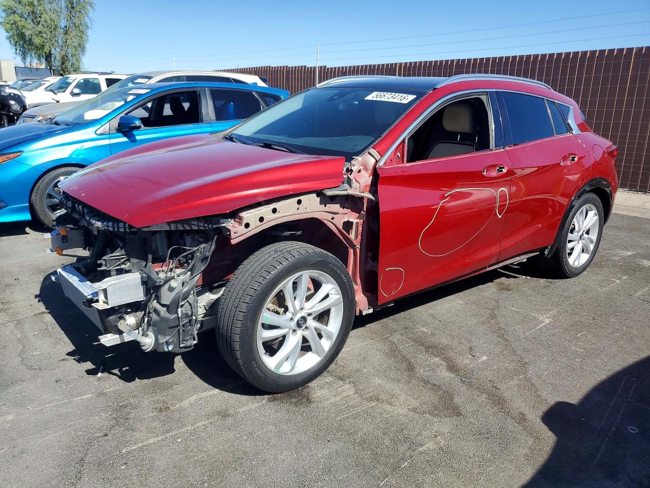 2019 Infiniti QX30 Luxe, VIN SJKCH5CP2KA010275 — Front end