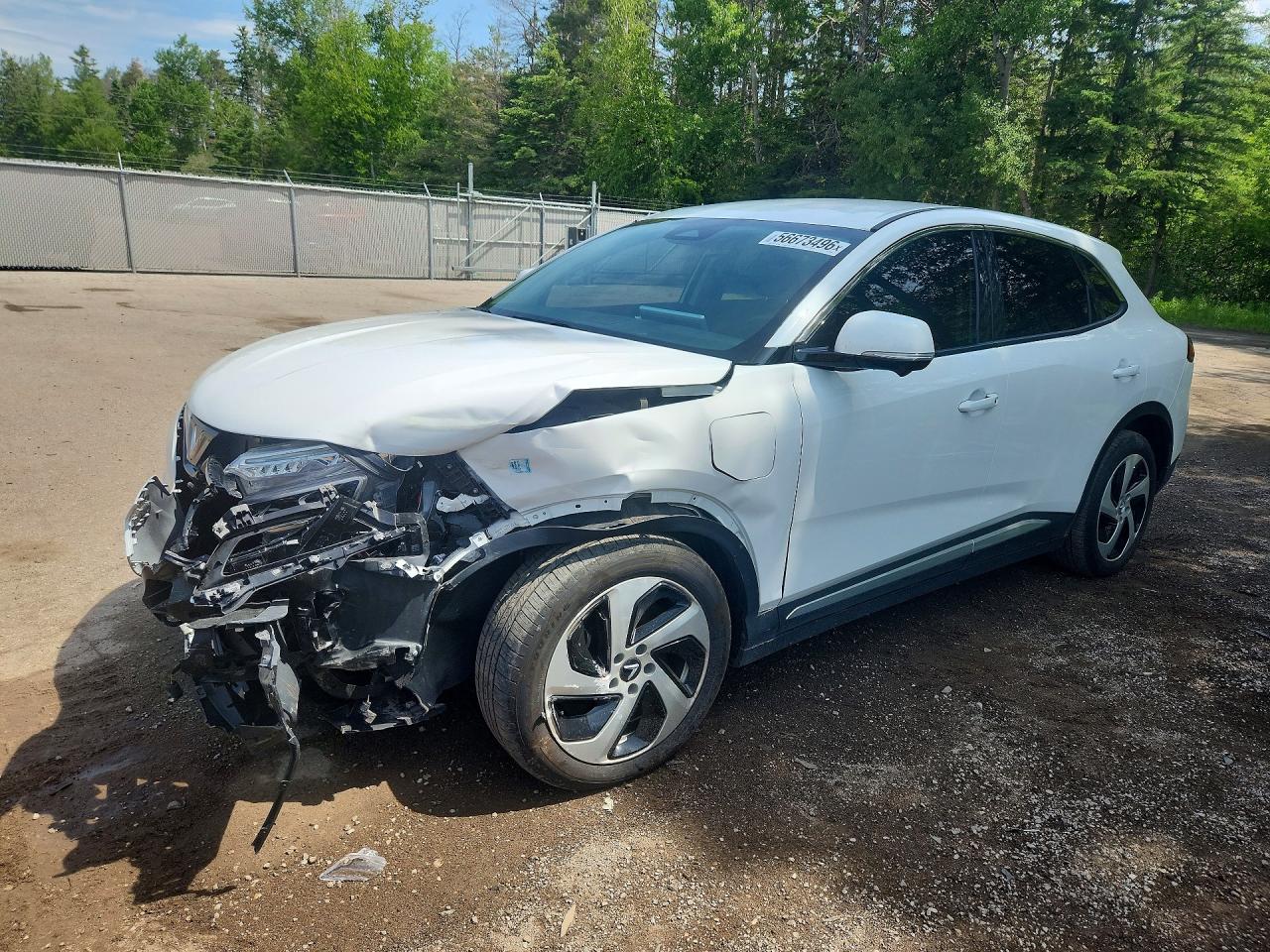 2025 VinFast VF 8 Eco, VIN RLLV1AEB7SH010652 — Front end