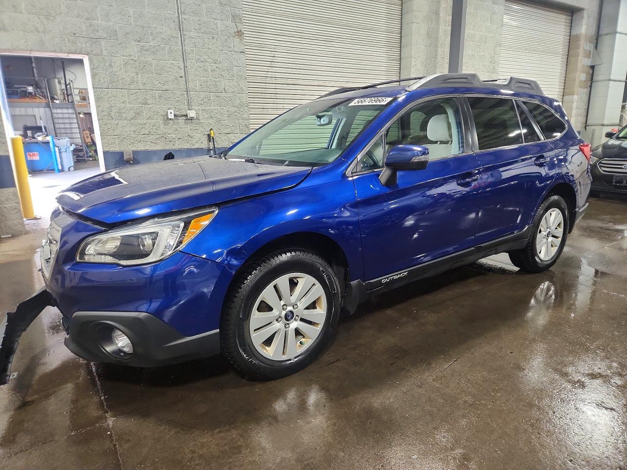 2016 Subaru Outback Premium, VIN 4S4BSBFC5G3237605 — Front end