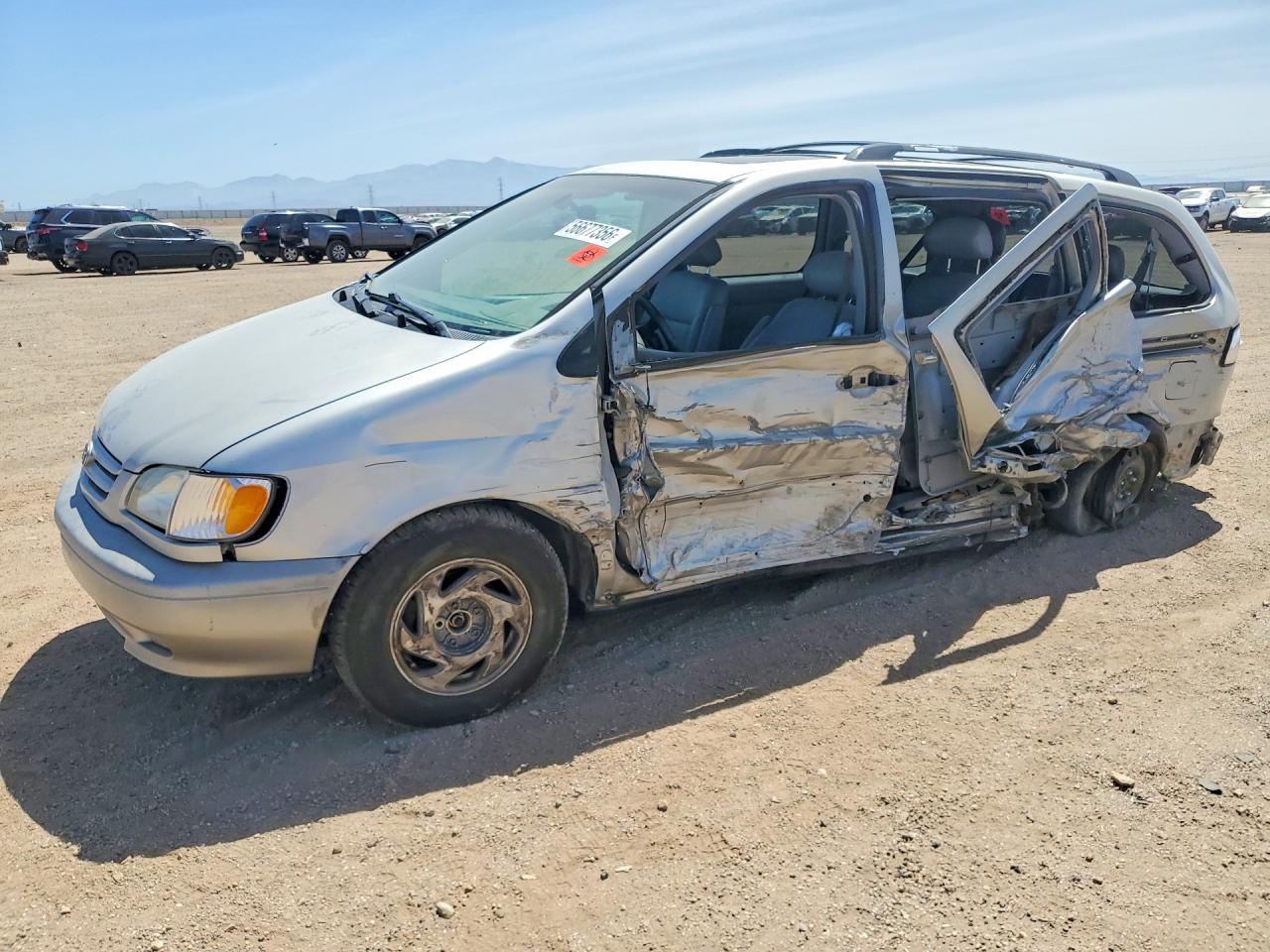 2003 Toyota Sienna LE, VIN 4T3ZF13C83U530153 — Side