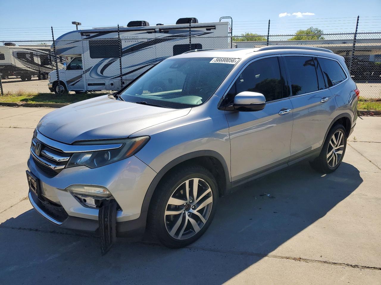 2017 Honda Pilot Elite, VIN 5FNYF6H05HB002008 — Rear end
