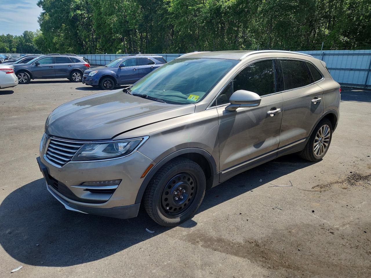 2017 Lincoln MKC Reserve, VIN 5LMCJ3D92HUL21488 — Мелкие вмятины и царапины