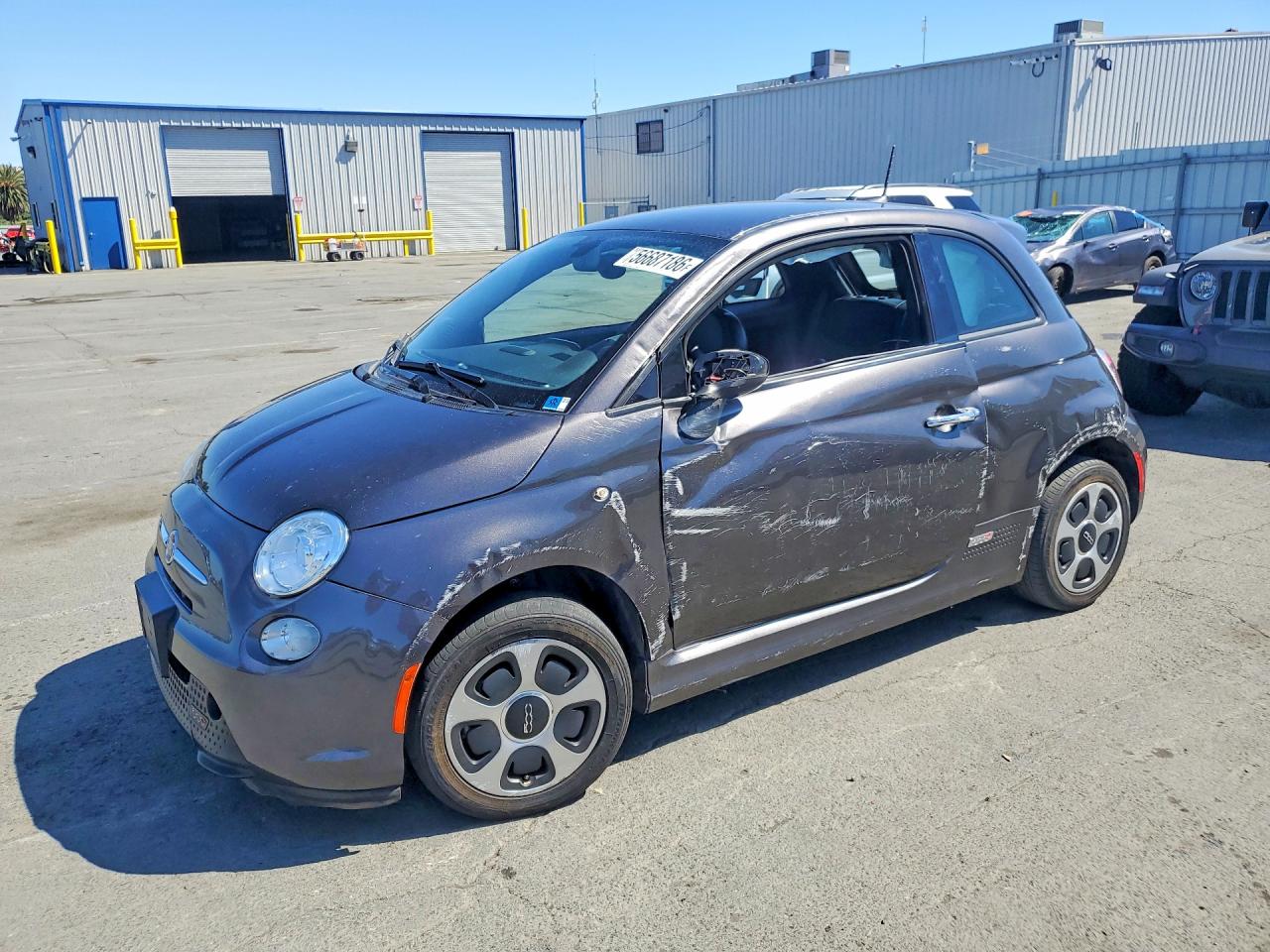 2017 FIAT 500e, VIN 3C3CFFGE5HT611659 — Side