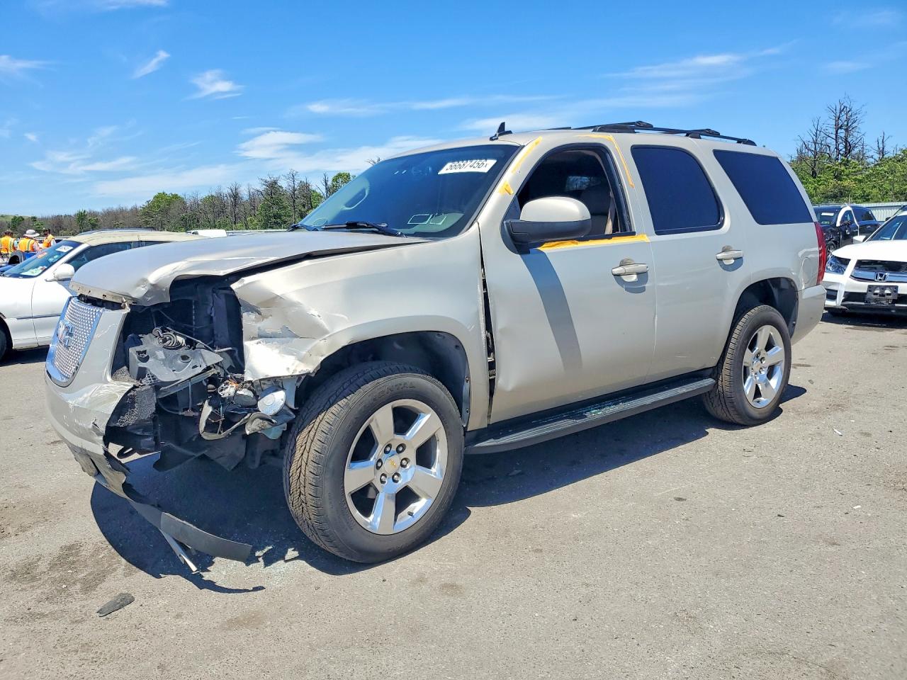 2007 GMC Yukon SLE, VIN 1GKFK13087J289062 — Front end