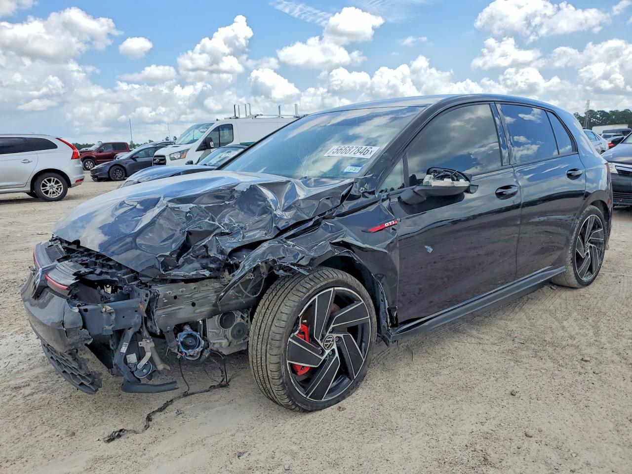 2023 Volkswagen Golf GTI S, VIN WVWGA7CD2PW165106 — Перед