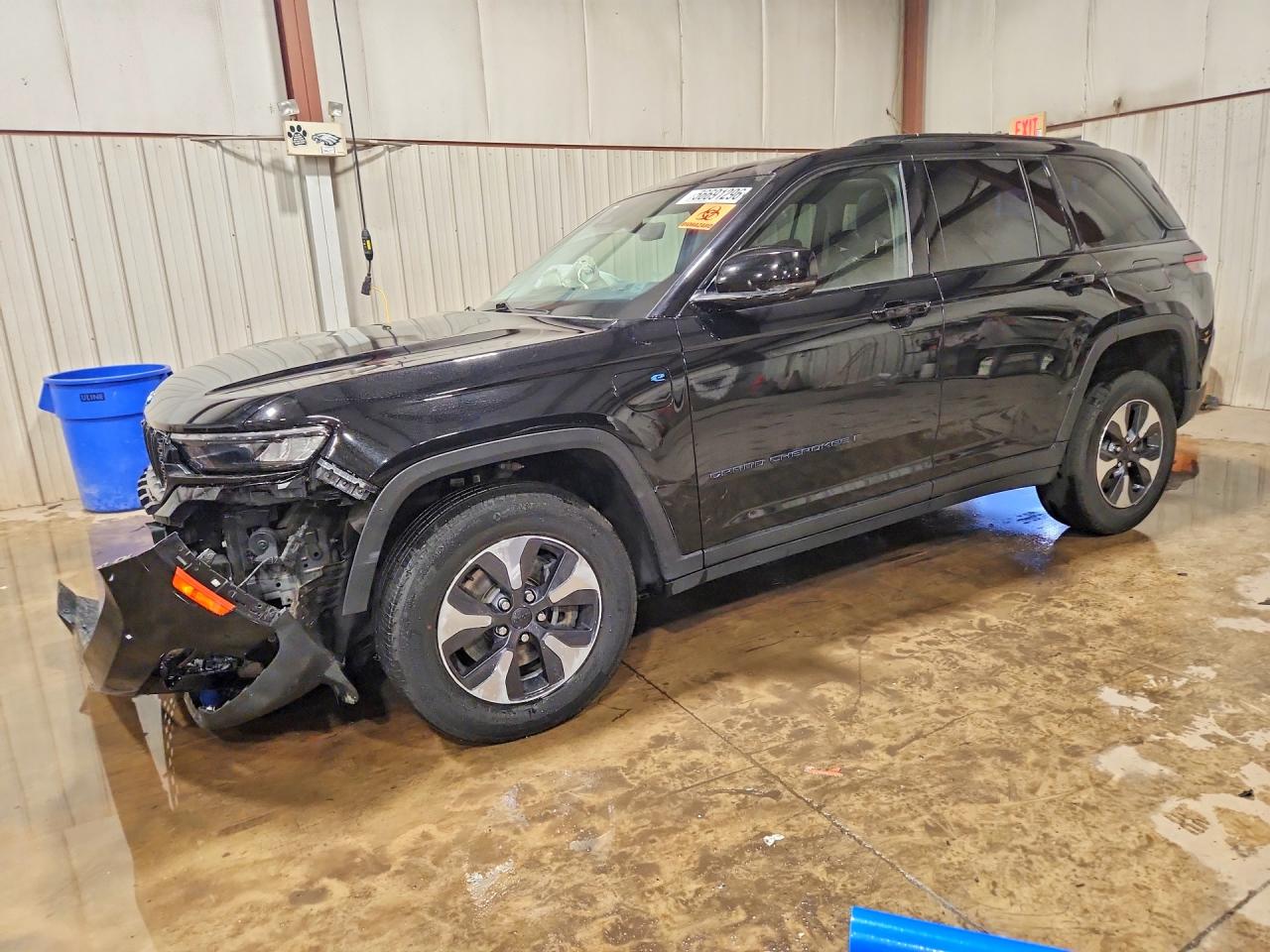 2022 Jeep Grand Cherokee, VIN 1C4RJYB62N8756054 — Front end