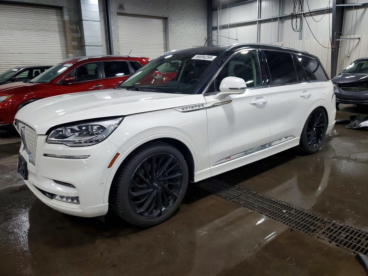 2022 Lincoln Aviator Reserve, VIN 5LM5J7XC7NGL02792 — Rear end