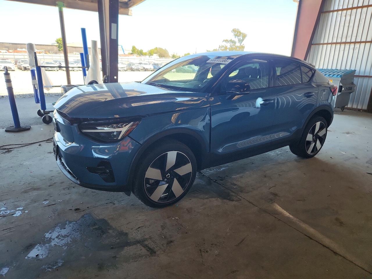 2022 Volvo C40 Ultimate, VIN YV4ED3GB6N2000371 — Front end