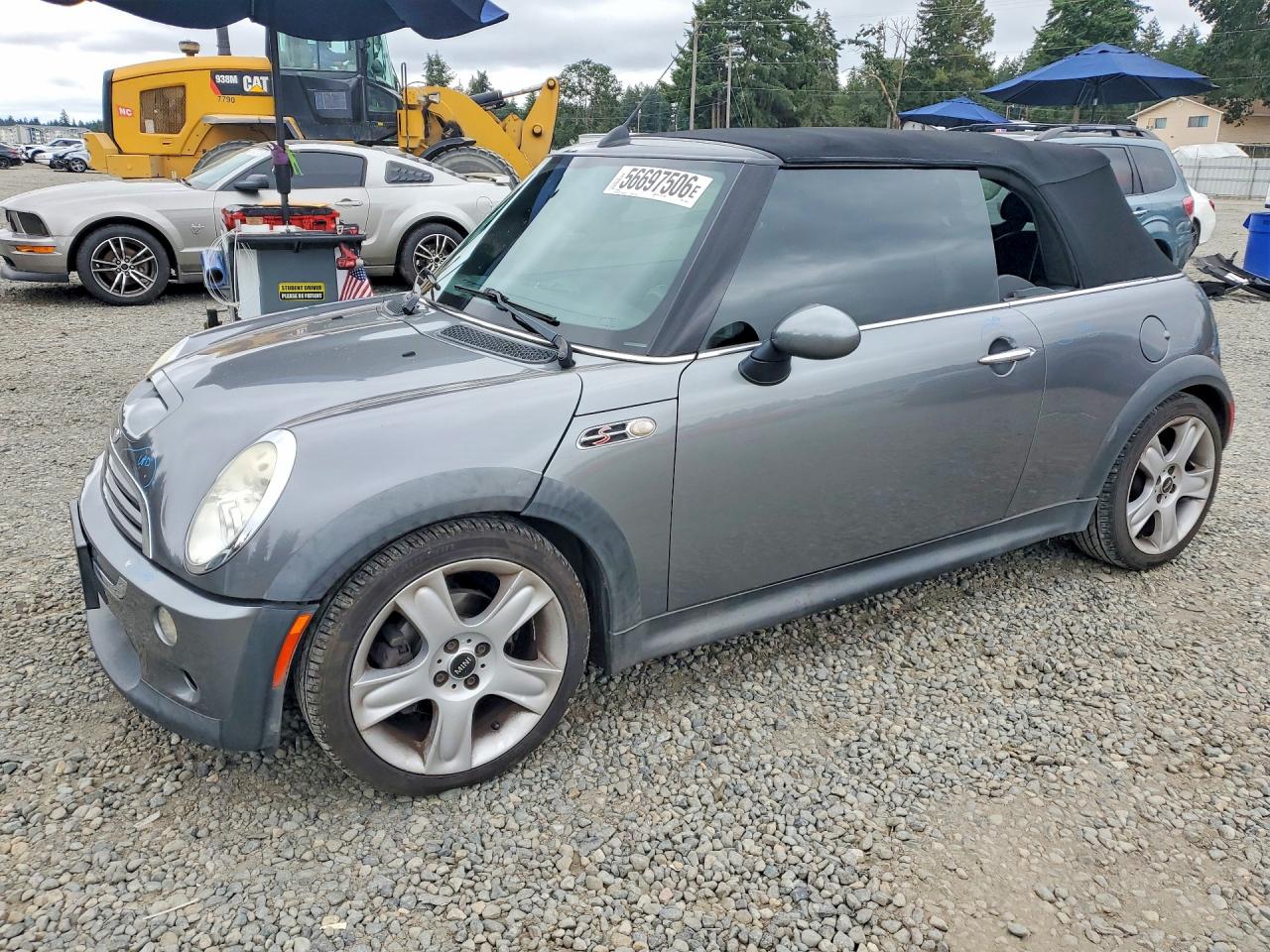 2007 MINI Convertible S, VIN WMWRH33547TL94519 — Бок