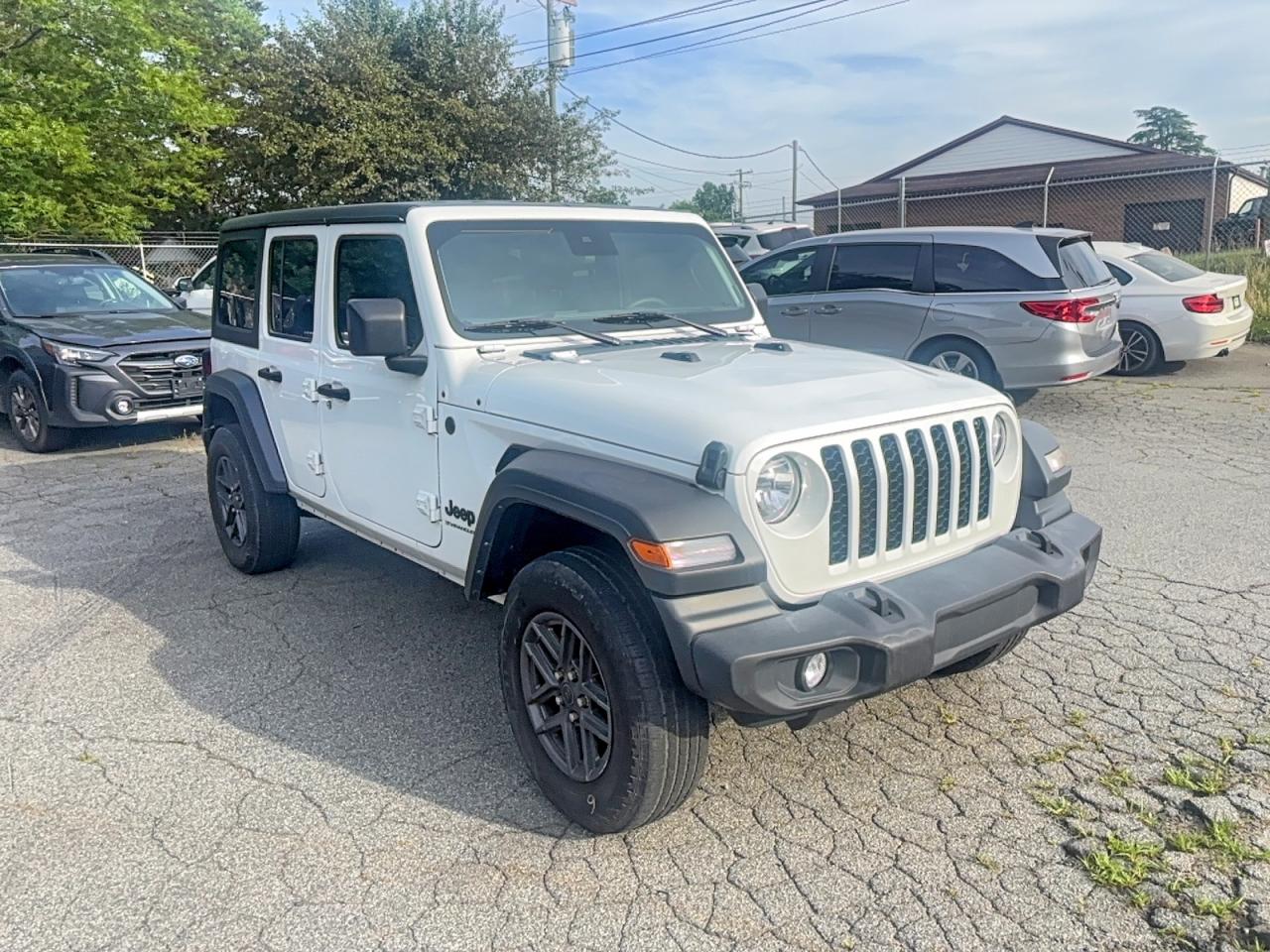 2024 Jeep Wrangler Sport S, VIN 1C4PJXDN8RW210575 — Ранее повреждён