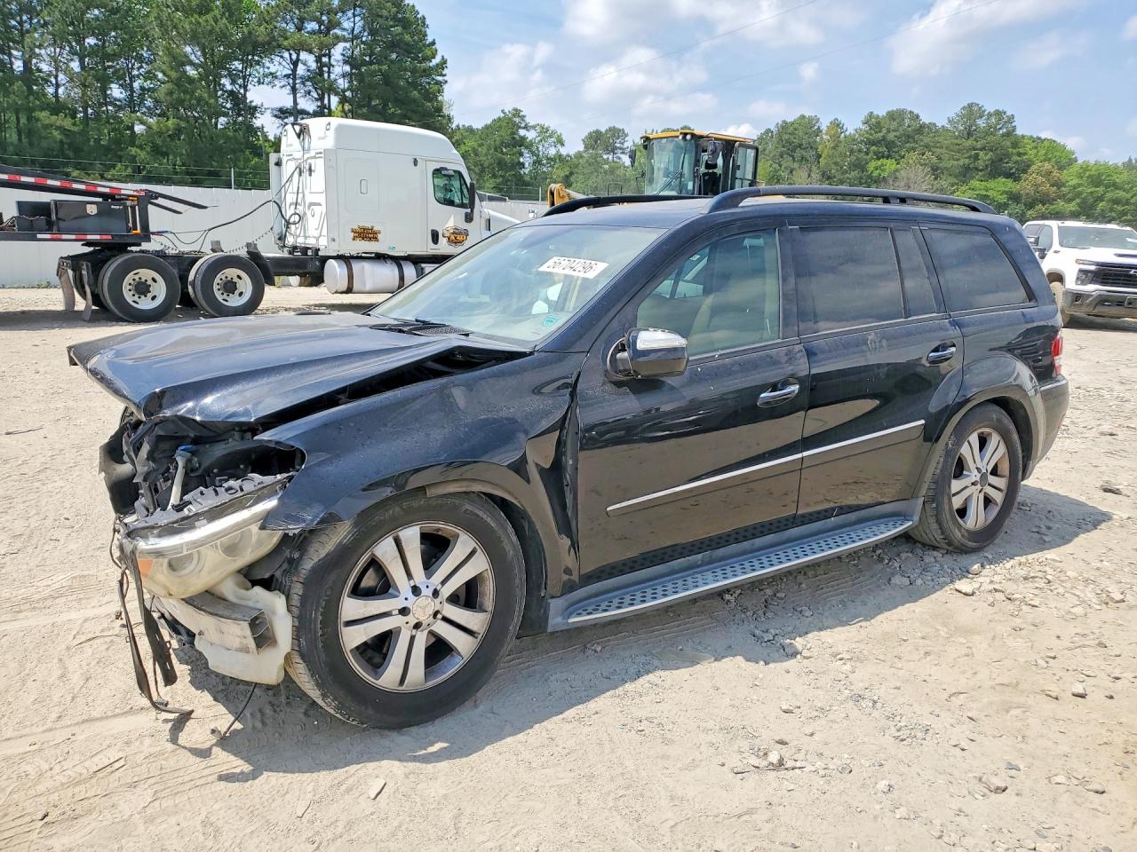 2009 Mercedes-Benz GL 450, VIN 4JGBF71E49A513572 — Front end