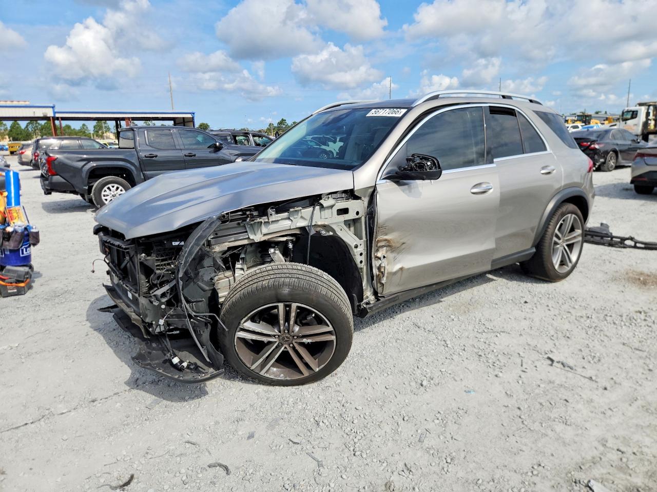 2022 Mercedes-Benz GLE 350, VIN 4JGFB4JB2NA700014 — Front end
