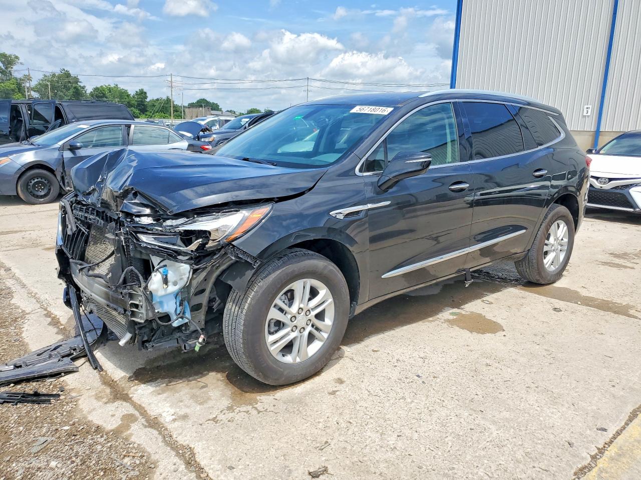 2021 Buick Enclave Essence, VIN 5GAERBKW2MJ251709 — Перед
