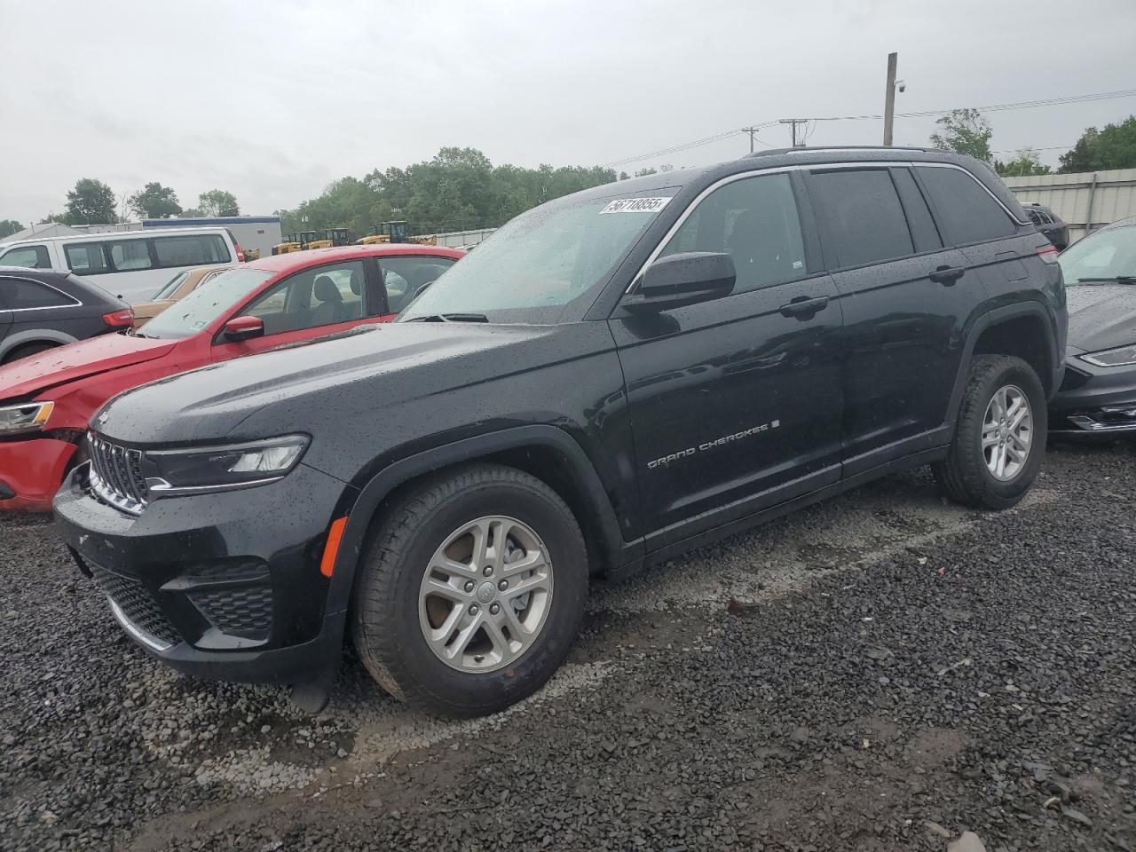 2024 Jeep Grand Cherokee Laredo X, VIN 1C4RJGAG2RC707928 — Front end
