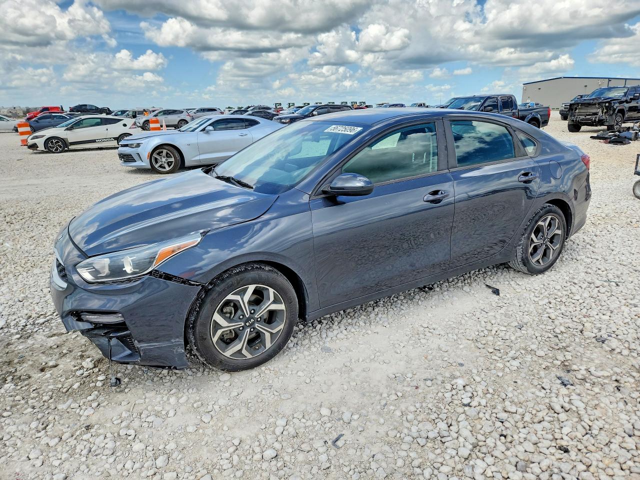 2021 Kia Forte LXS, VIN 3KPF24AD5ME280332 — Front end