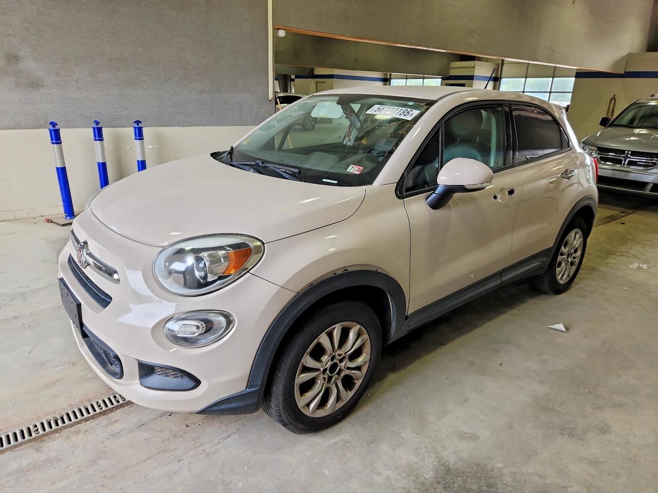 2016 FIAT 500X Easy, VIN ZFBCFYBT9GP508330 — Перед