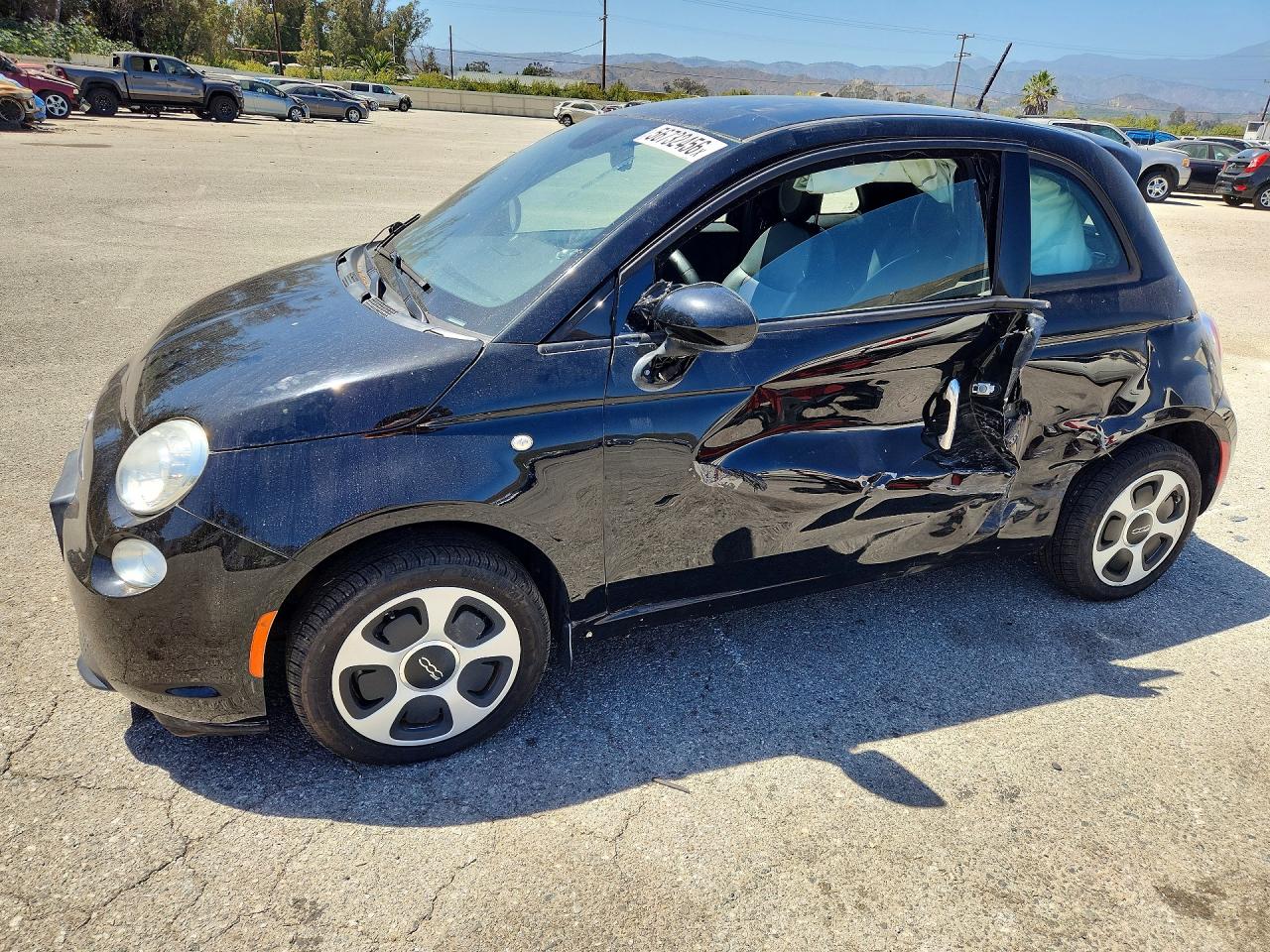 2015 FIAT 500e, VIN 3C3CFFGE9FT667049 — Side
