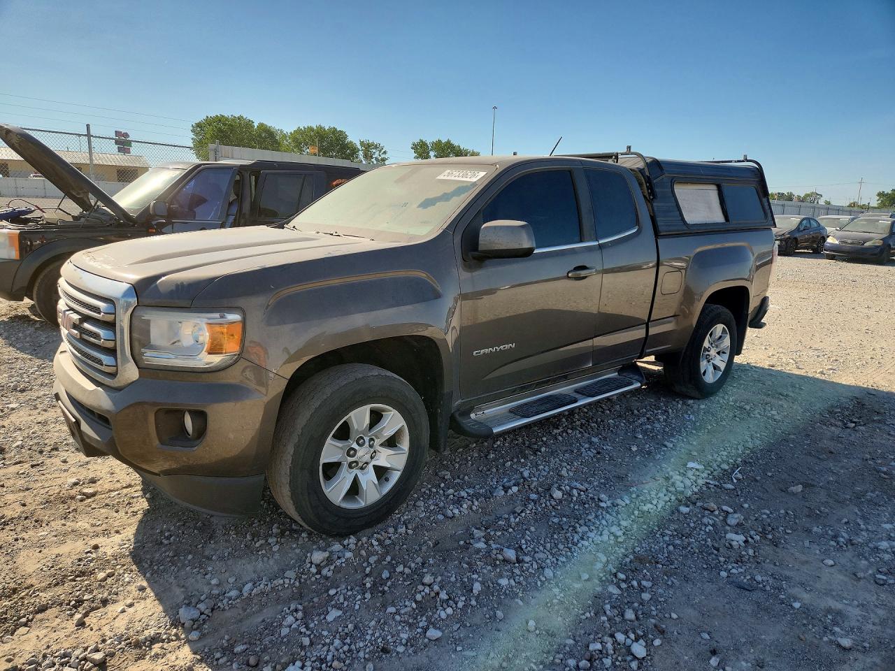 2015 GMC Canyon 2WD SLE, VIN 1GTH5BEA0F1161260 — Minor dents and scratches