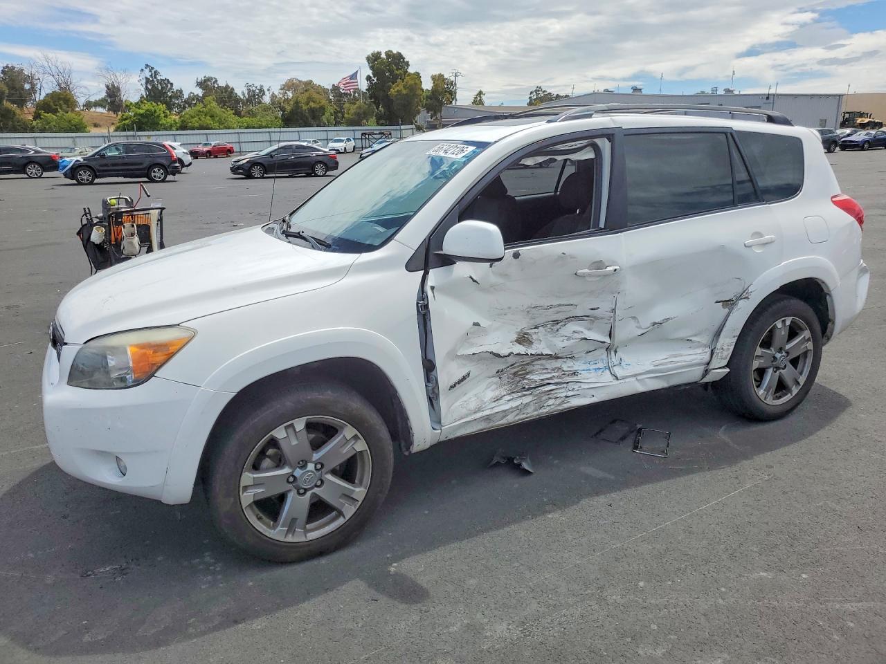 2008 Toyota RAV4 Sport, VIN JTMZK32V085020212 — Side