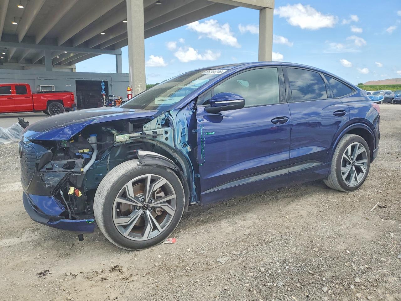 2023 Audi Q4 e-tron Sportback Premium, VIN WA122BFZ4PP059732 — Front end