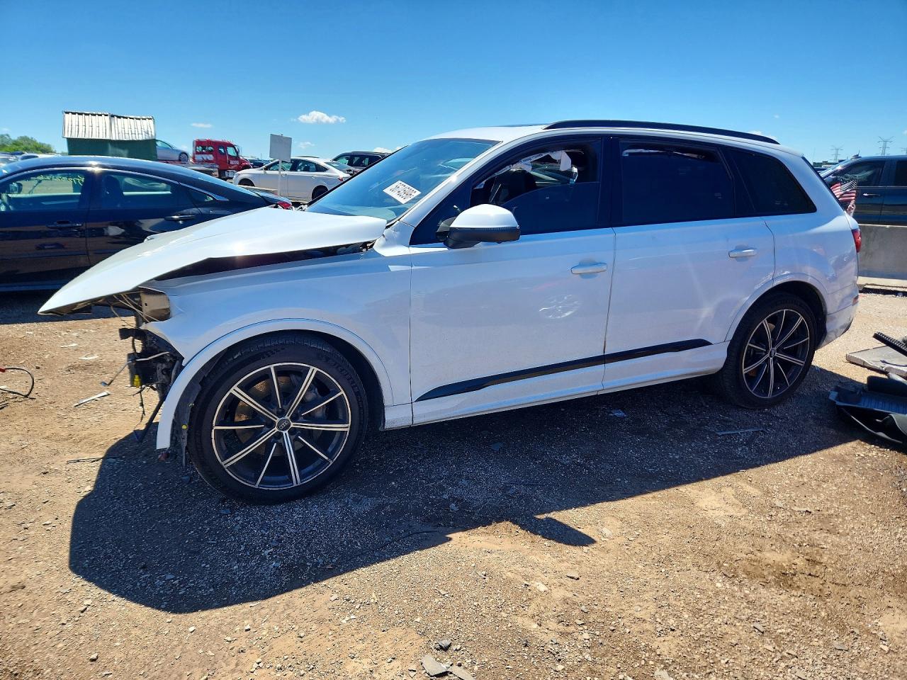 2020 Audi Q7 Premium Plus, VIN WA1LXAF71LD004536 — Перед