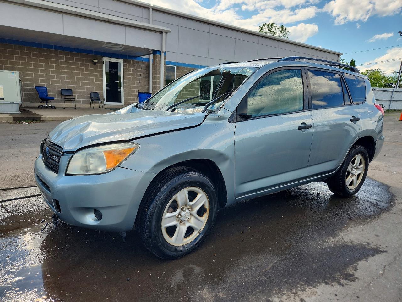 2007 Toyota RAV4, VIN JTMZK33V376007915 — Перед