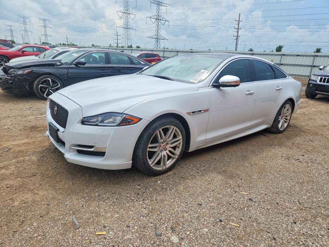 2019 Jaguar XJ R-Sport, VIN SAJWJ1CD5K8W18089 — Rear end
