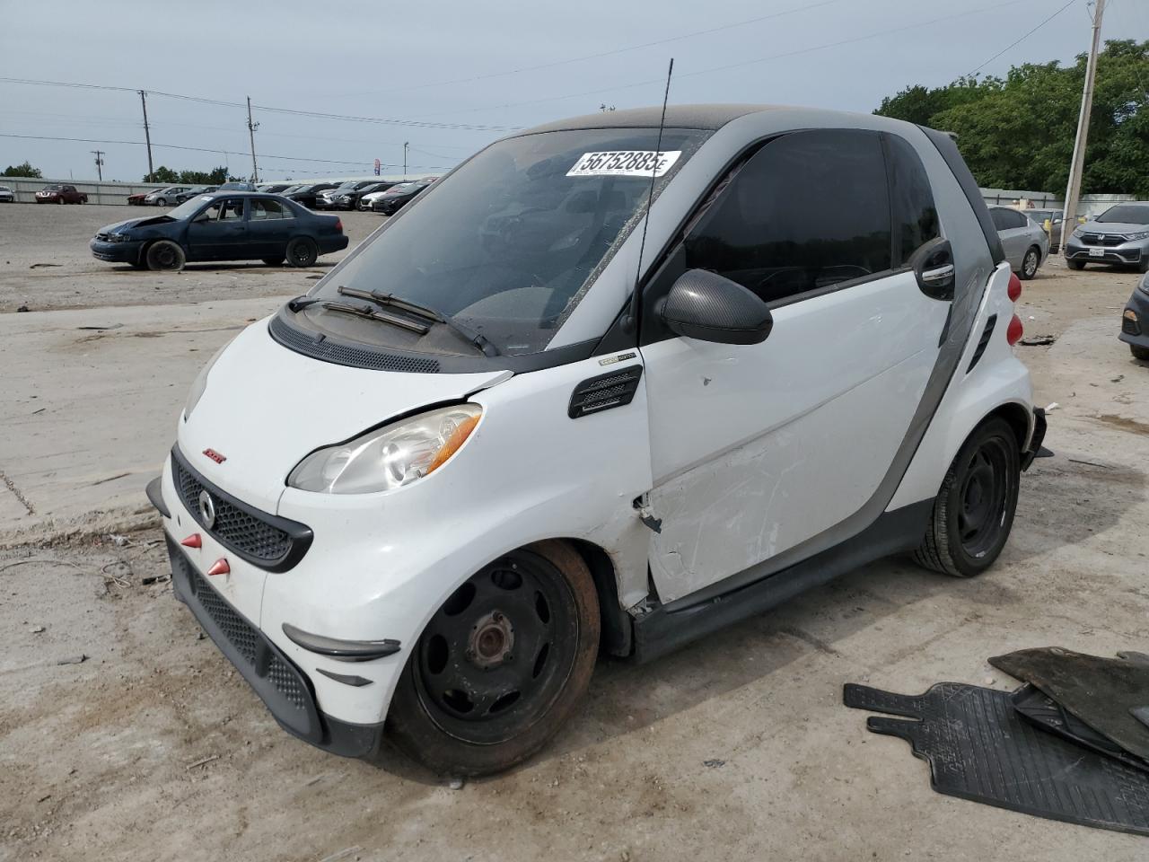 2013 Smart fortwo Pure, VIN WMEEJ3BA9DK618746 — Side