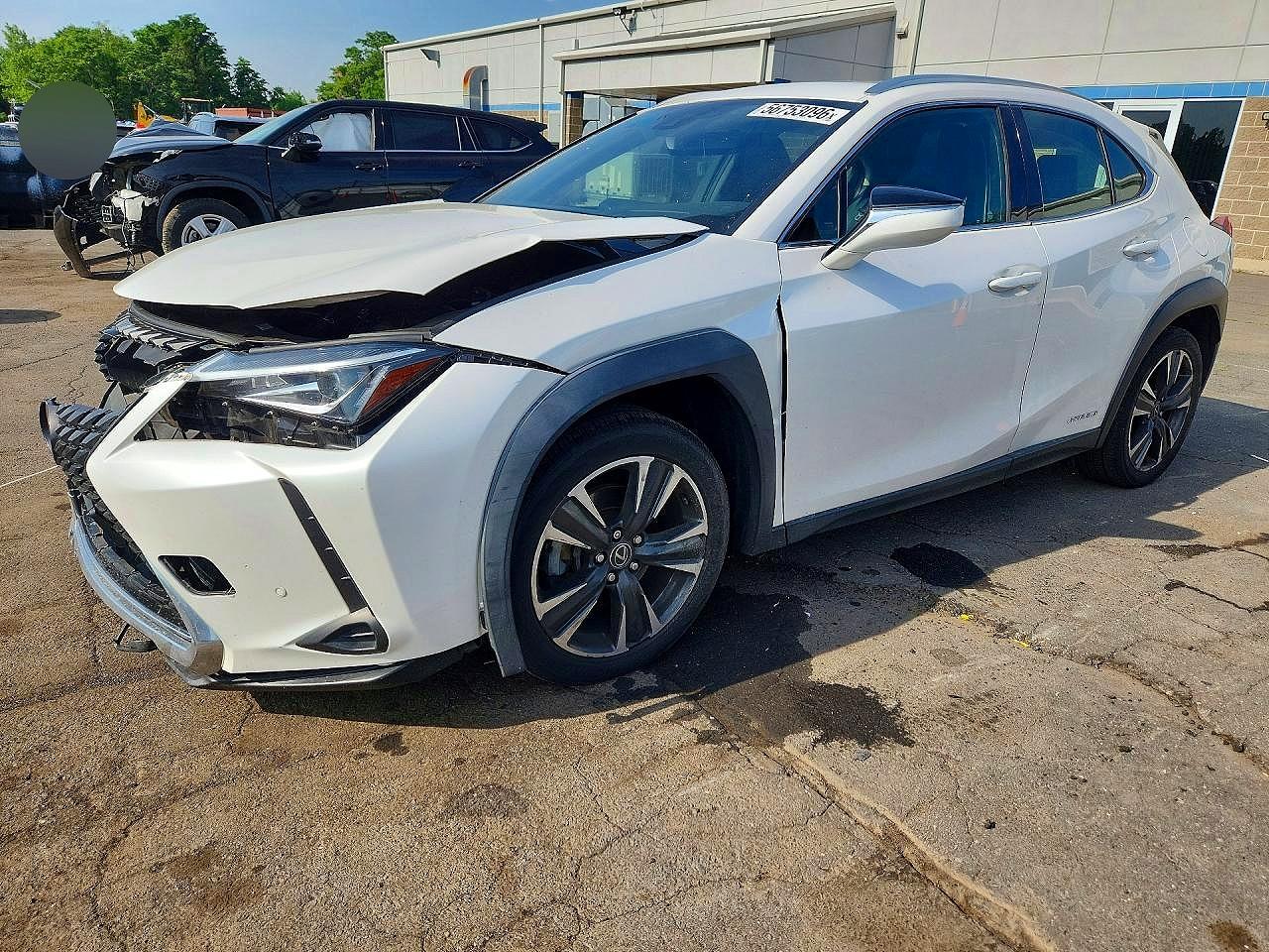 2019 Lexus UX 250h, VIN JTHU9JBHXK2002263 — Перед