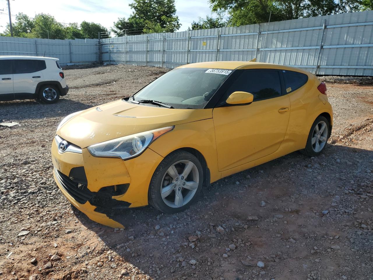 2013 Hyundai Veloster w/Black Int, VIN KMHTC6AD6DU175713 — Front end