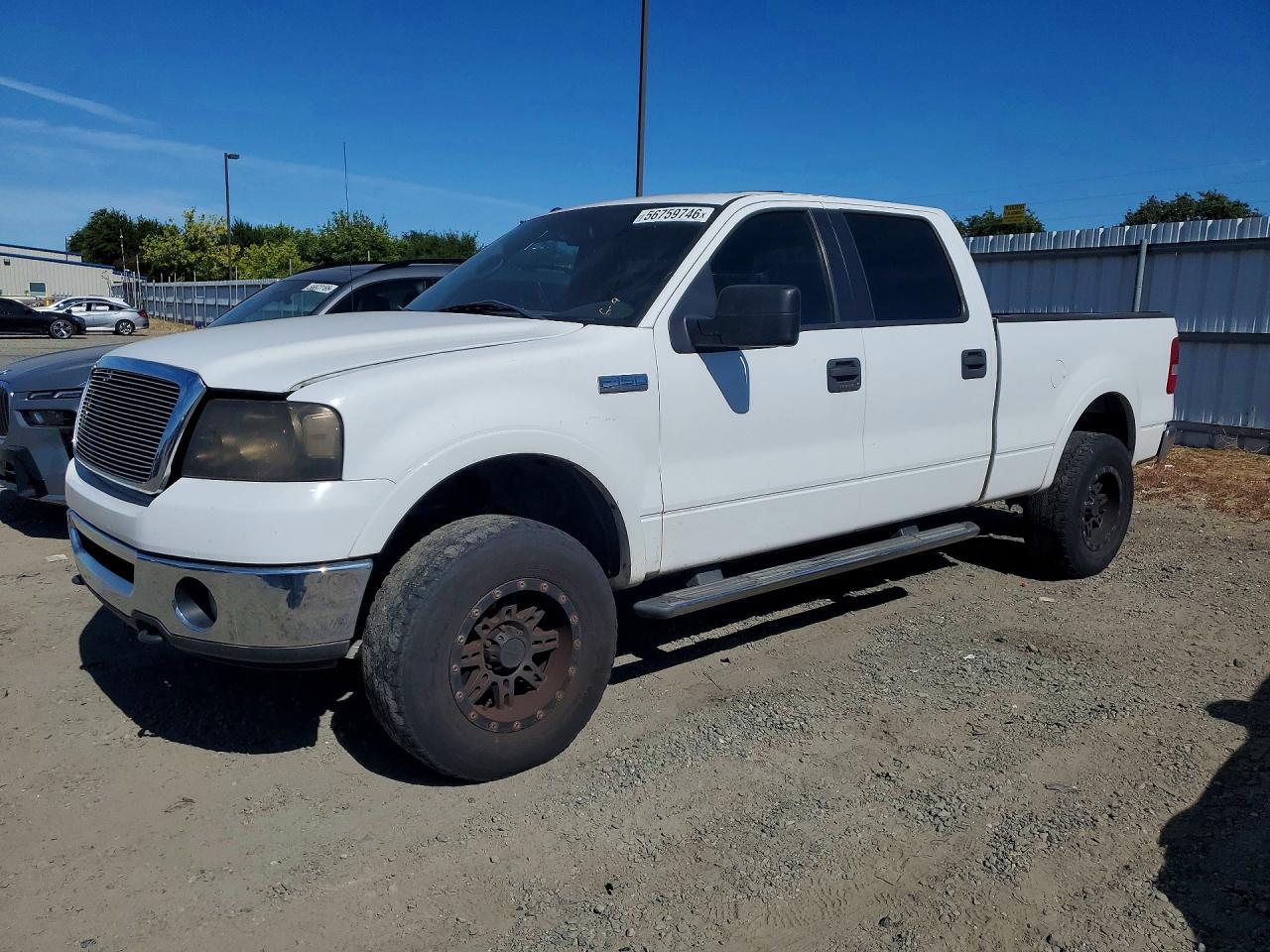 2006 Ford F-150 XLT, VIN 1FTPW14536FA88802 — Front end