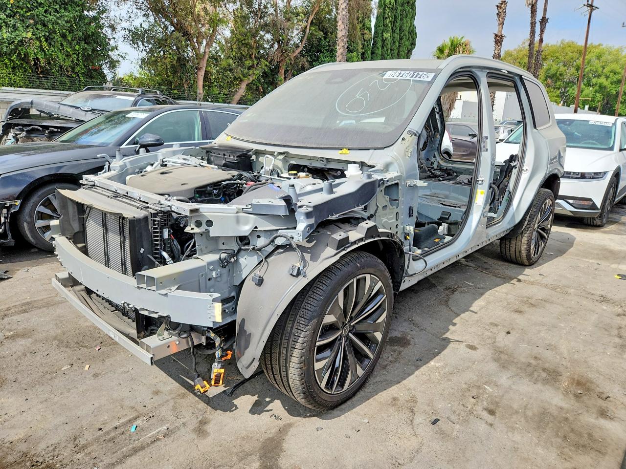 2025 Volvo XC90 Ultra, VIN YV4062PG0S1370677 — Stripped