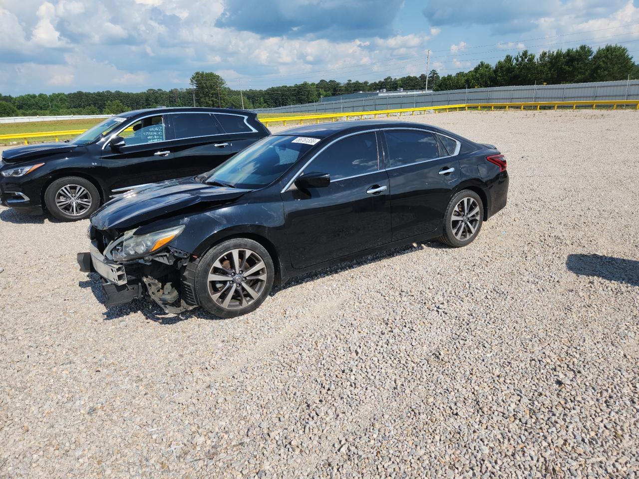 2017 Nissan Altima S, VIN 1N4AL3AP6HN331131 — Front end