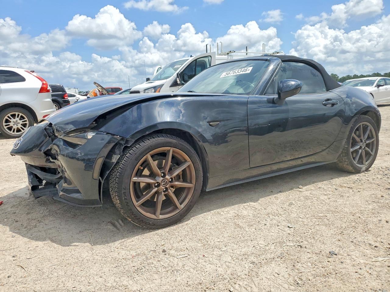 2018 Mazda MX-5 Miata Grand Touring, VIN JM1NDAD7XJ0200022 — Front end