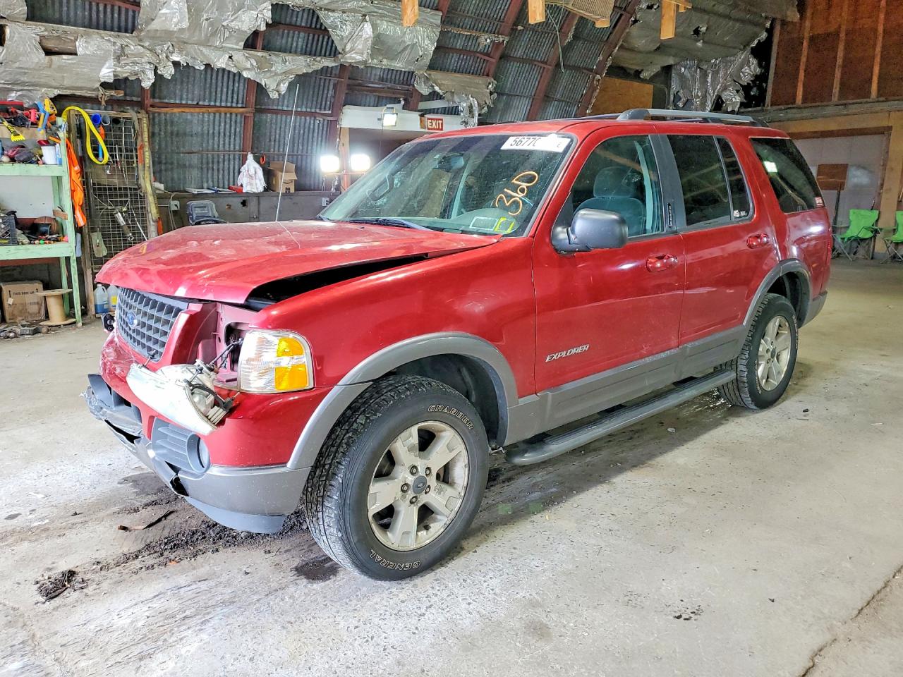2002 Ford Explorer XLT, VIN 1FMZU73KX2UD11833 — Front end
