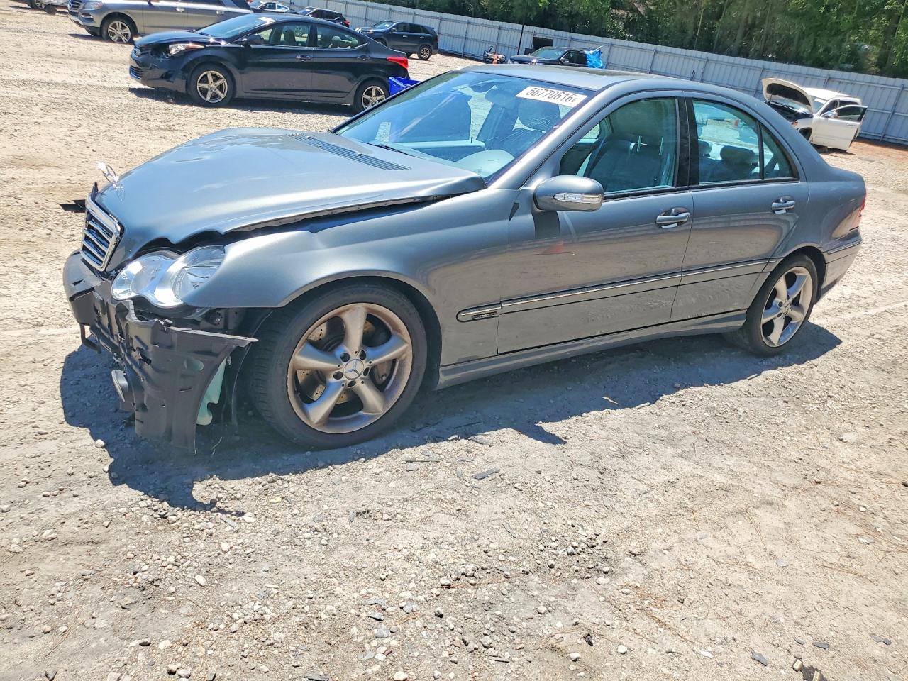 2006 Mercedes-Benz C 230 Sport, VIN WDBRF52H36F781395 — Front end
