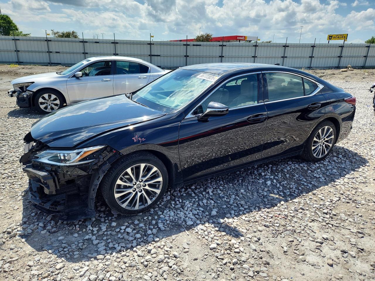 2020 Lexus ES 350, VIN 58ADZ1B13LU071245 — Front end