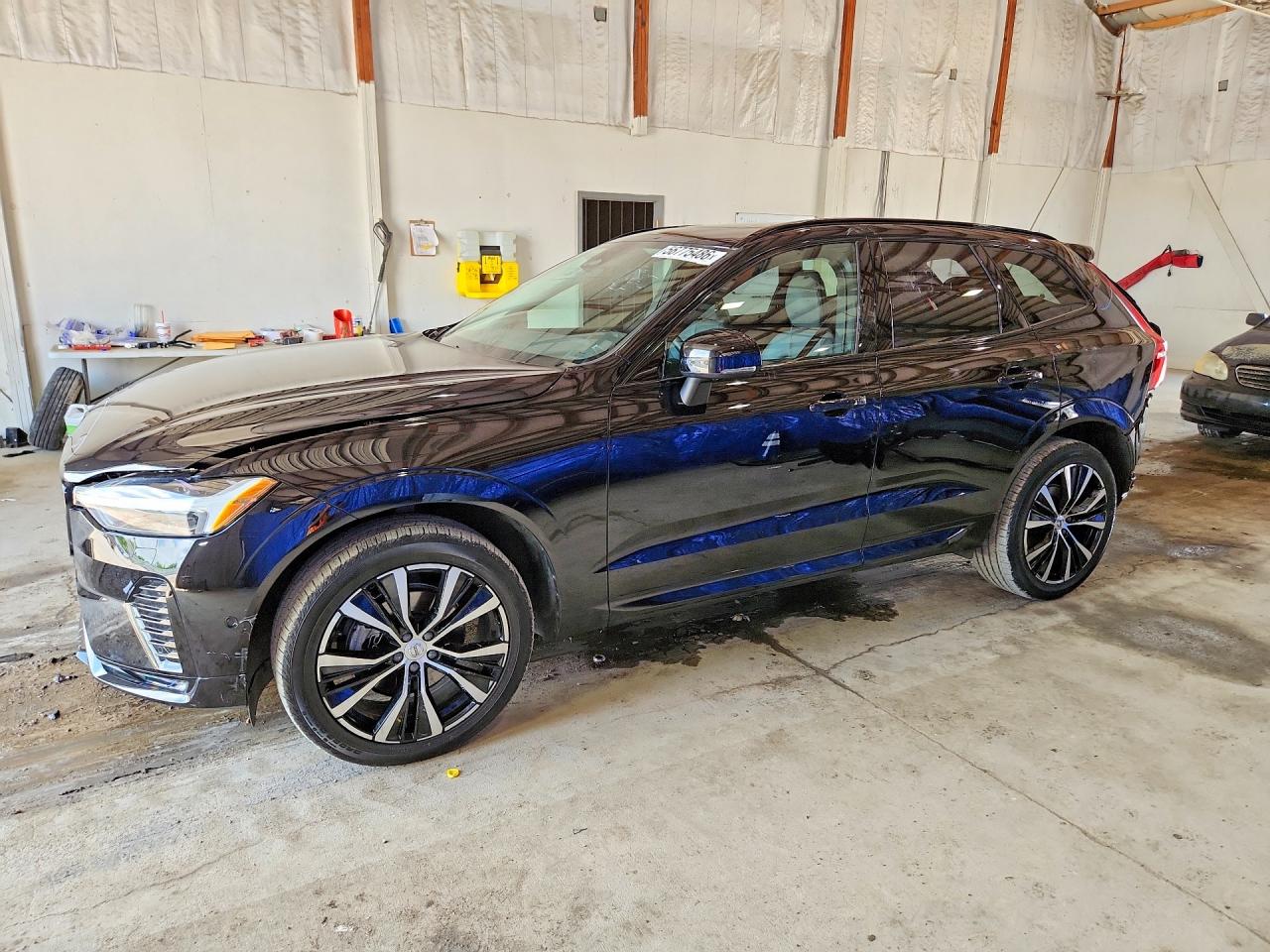 2025 Volvo XC60 Plus, VIN YV4M12RC8S1002760 — Rear end