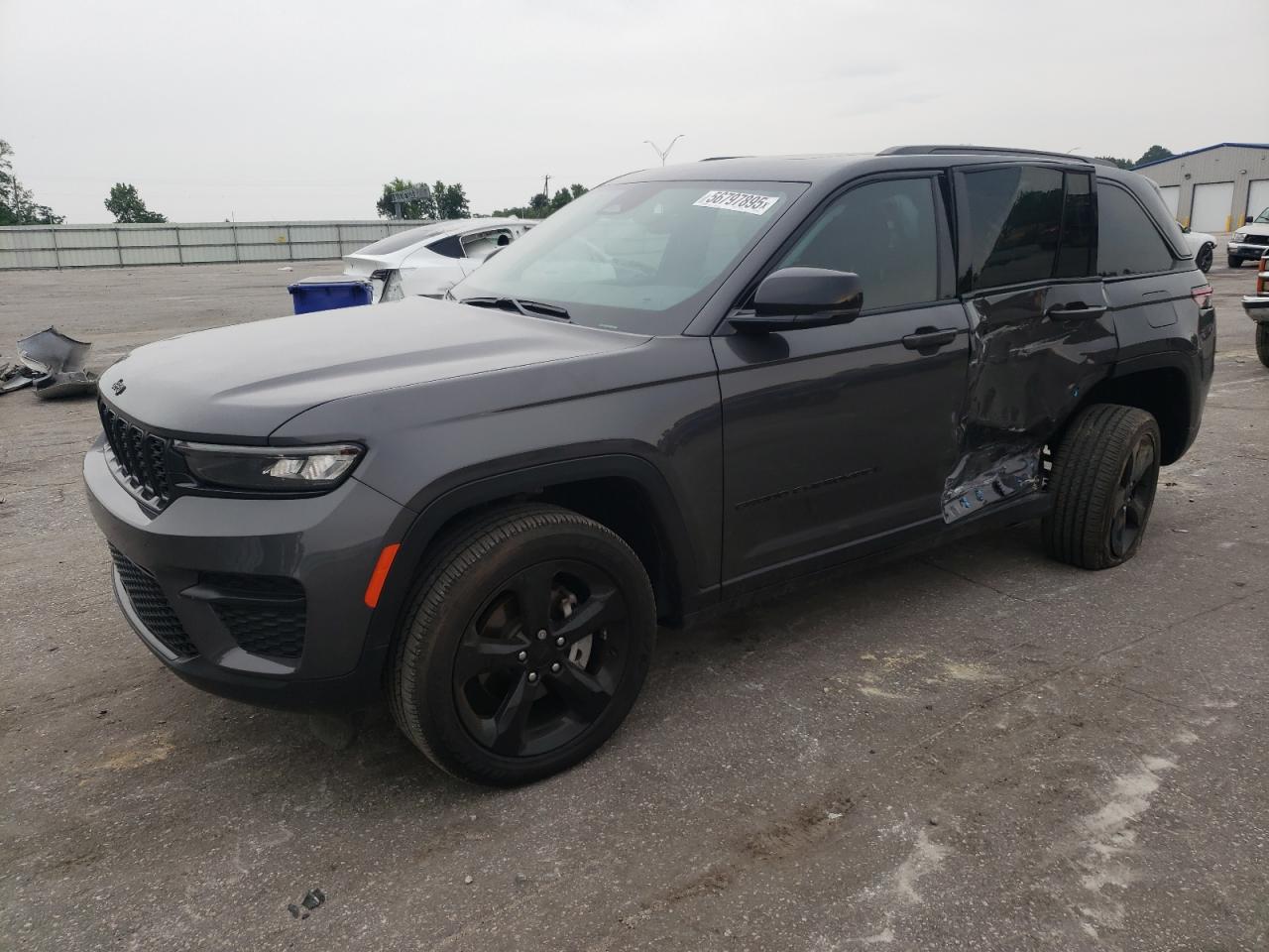 2024 Jeep Grand Cherokee Laredo X, VIN 1C4RJGAG0RC264338 — Side
