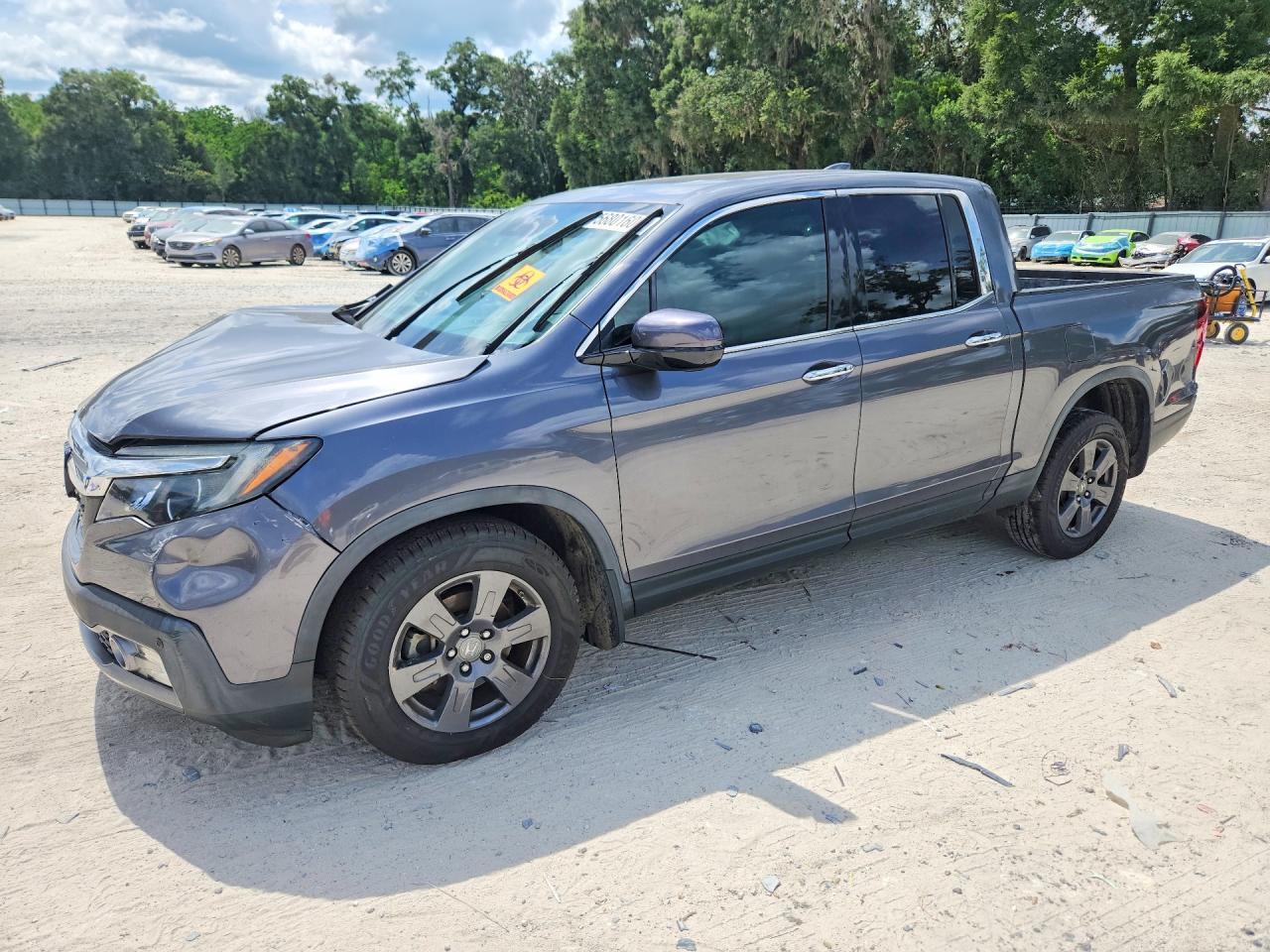 2020 Honda Ridgeline RTL-E, VIN 5FPYK3F79LB017900 — Front end